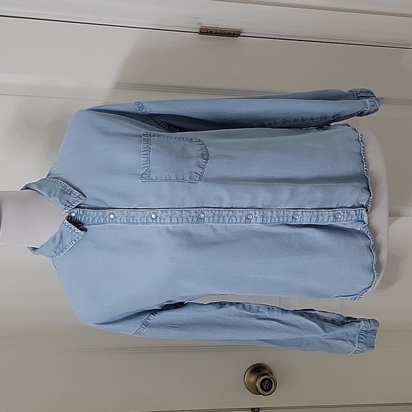 Forever 21 Size S Light Wash Blue Denim Look Snap Front Long Sleeve Shirt - Picture 1 of 11